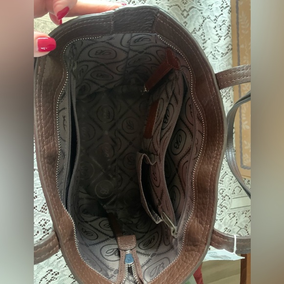 Brighton Ferrara Giorno Tote. Brown. Zipper closure. - Picture 3 of 13